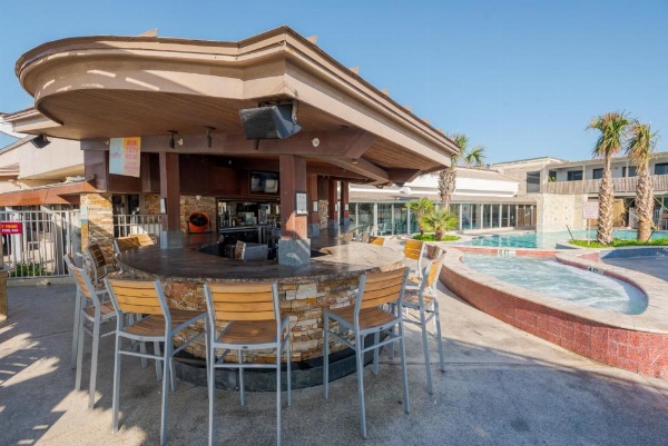 Gaido's Seaside Inn image 17